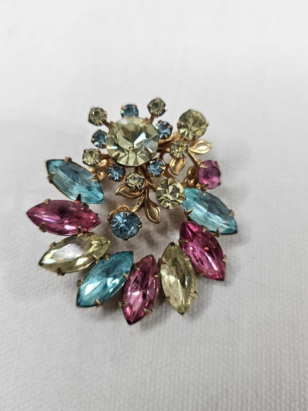 Goldtone Metal Floral Starburst Brooch Pastel Multicolor Rhinestone Unmarked Pin